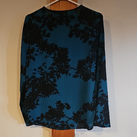 Dex Teal and Black Floral V-Neck Long Sleeve Blouse - Picture 9 of 12